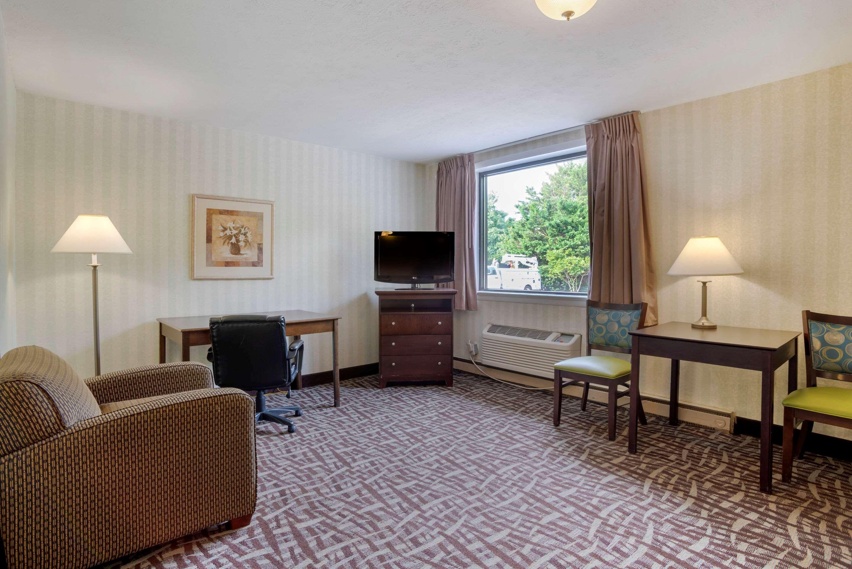 Quality Inn Fredericksburg Near Historic Downtown Exterior foto